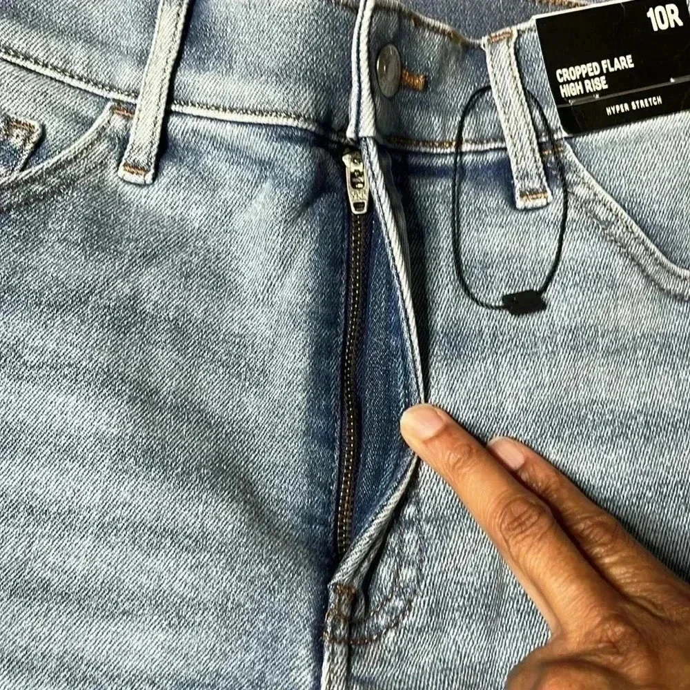 Express Light Wash Cropped Distressed High Rise Jeans Size 10 - Picture 4 of 8